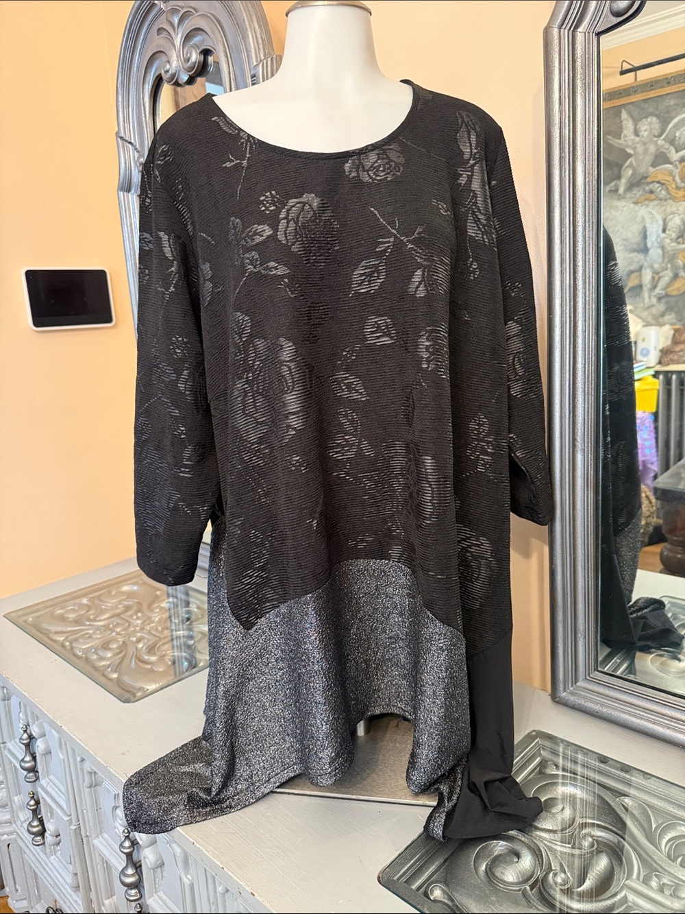 Avenue Studio 22 / 24 Black Floral Tunic with Heathered Gray Hem